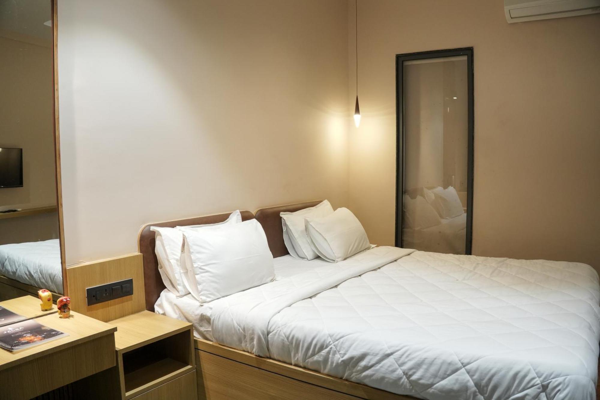 Vits Roccia Hill Resort And Adventure Park, Navapur Songadh Экстерьер фото